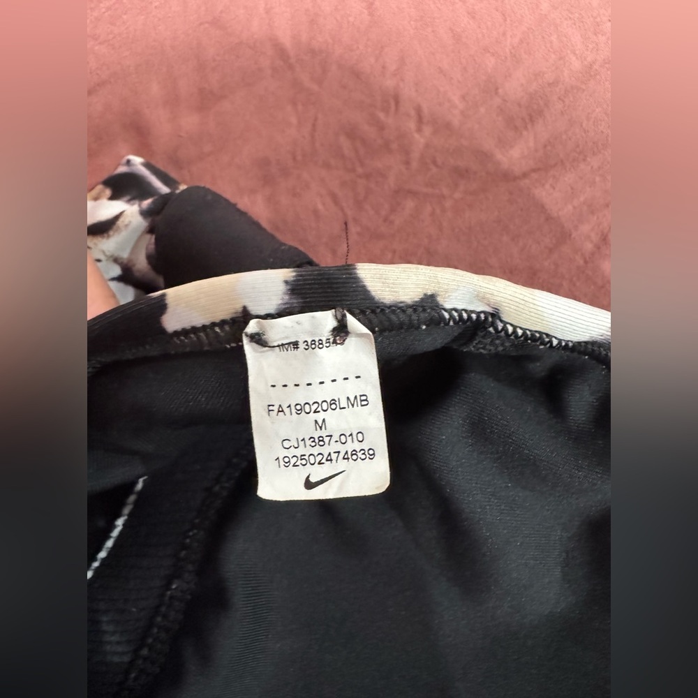 Nike DriFit Sports Bra - Picture 7 of 8